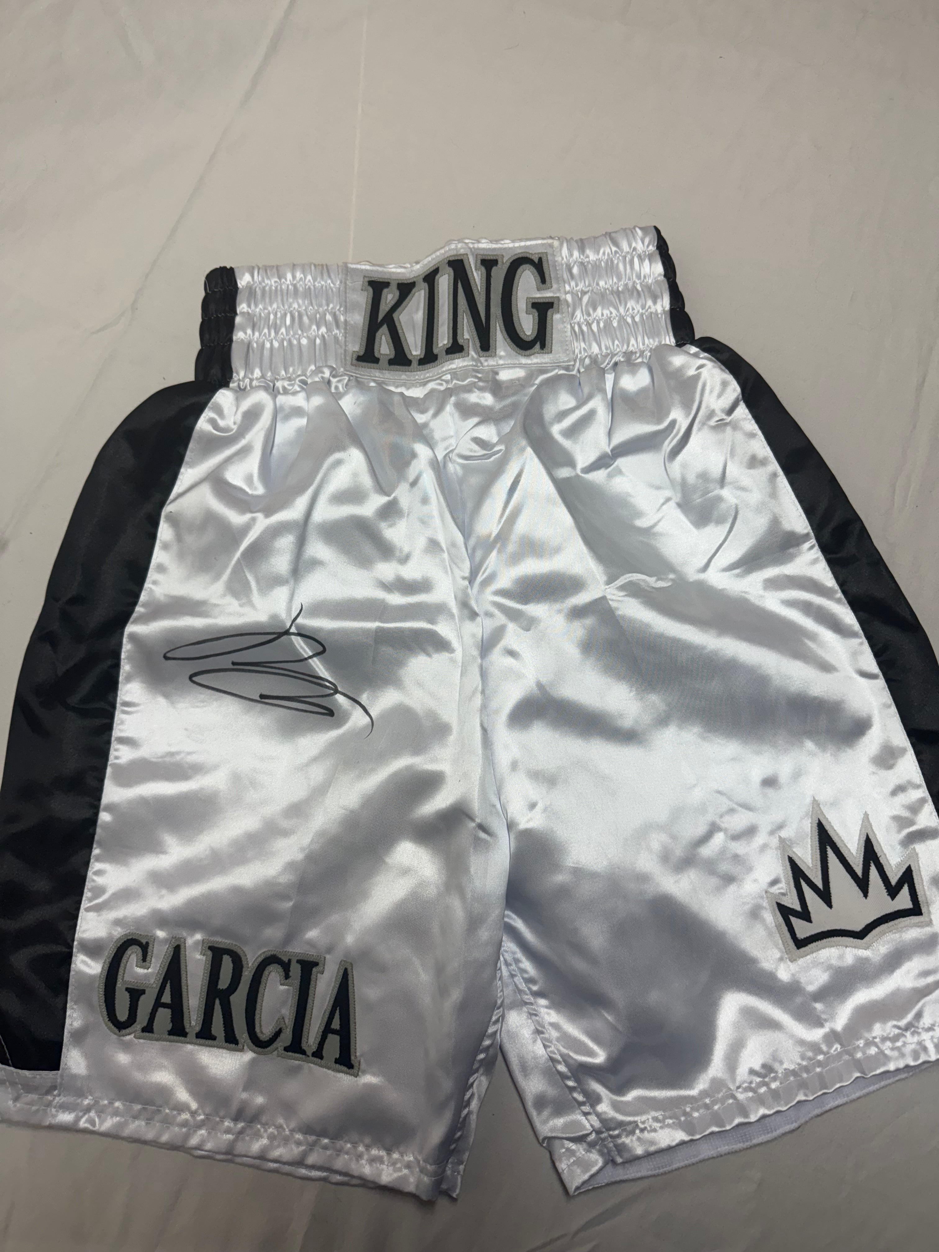 Ryan Garcia Signed (King Garcia) Fight Turnks (Beckett)