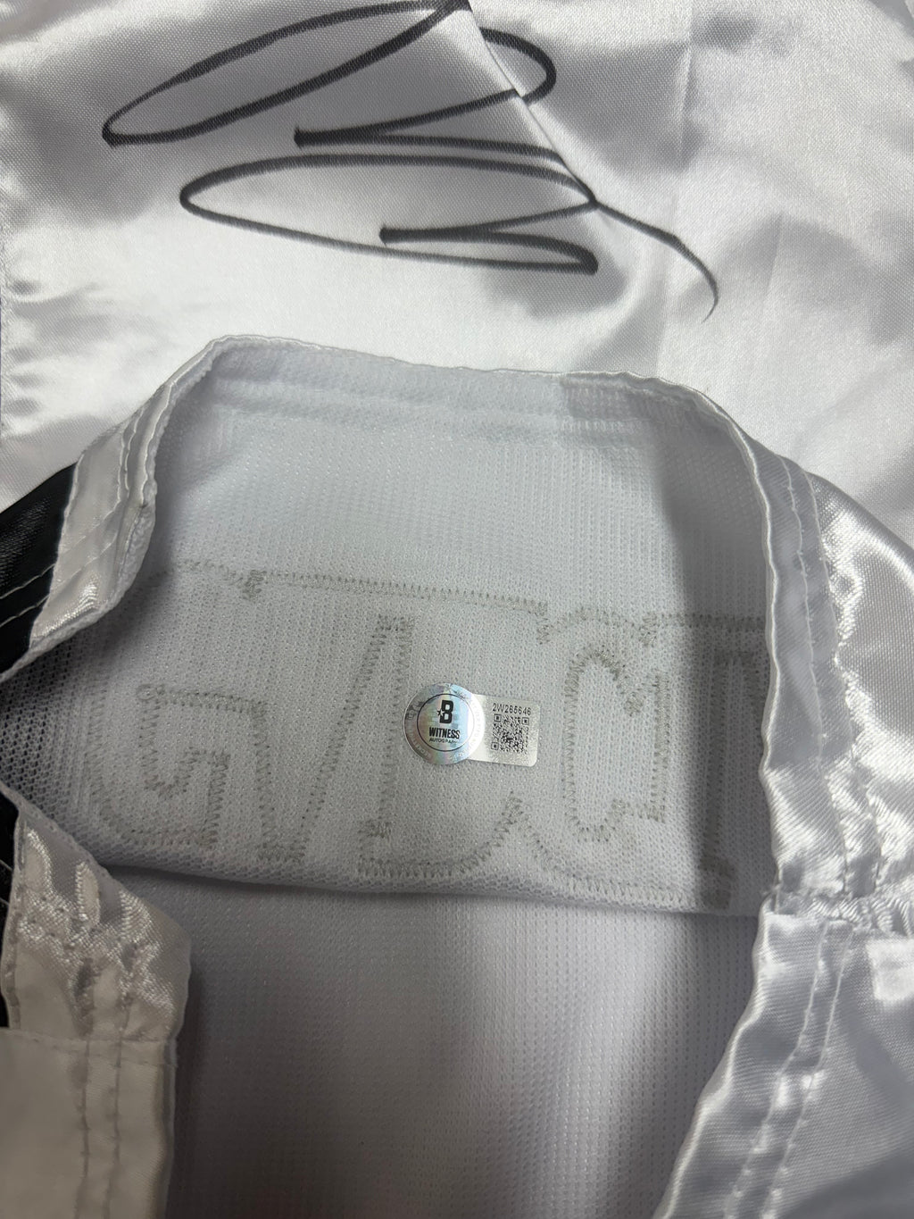 Ryan Garcia Signed (King Garcia) Fight Turnks (Beckett)