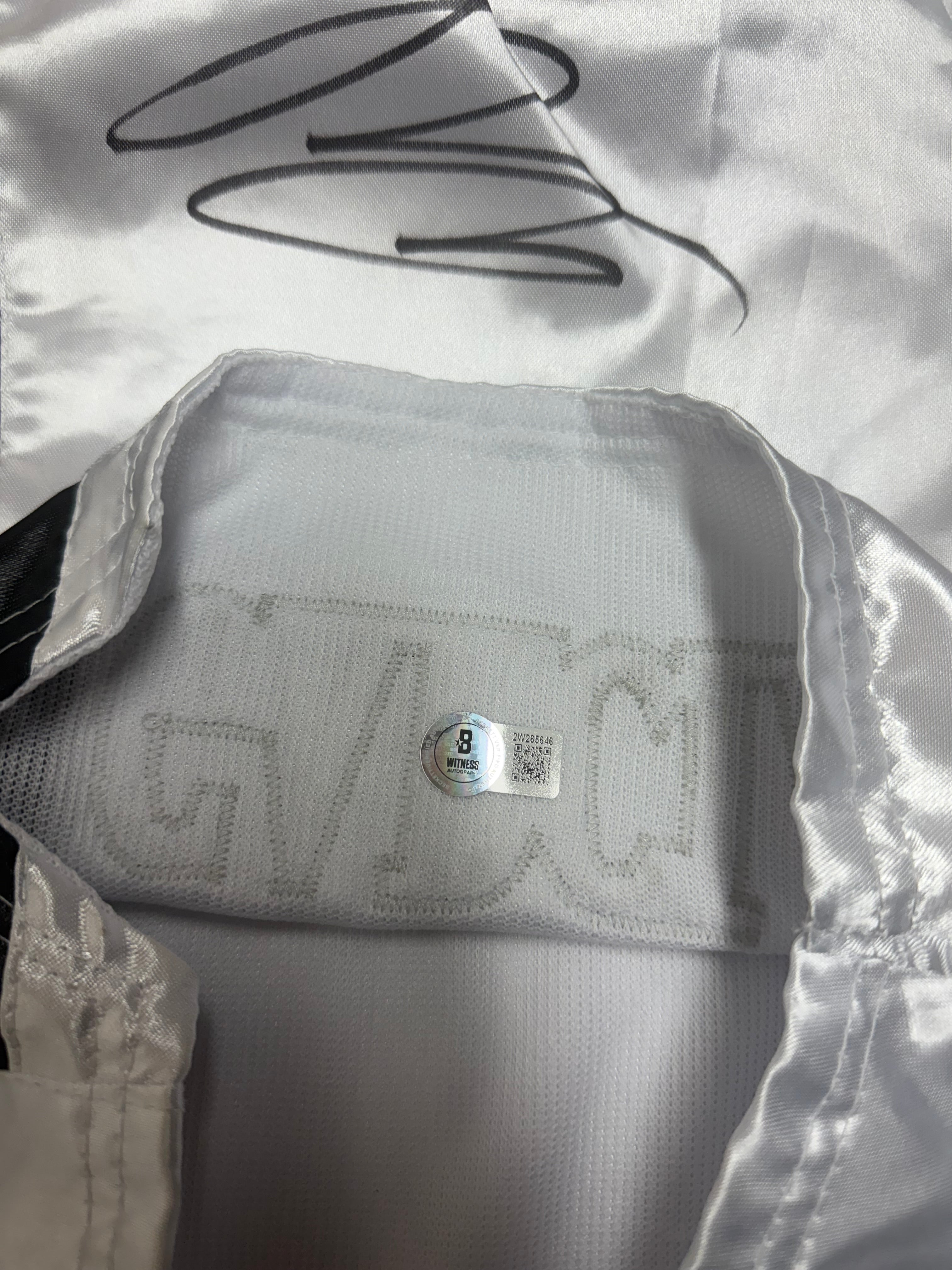 Ryan Garcia Signed (King Garcia) Fight Turnks (Beckett)